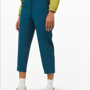 Lululemon keep moving crop in blue borealis size 4